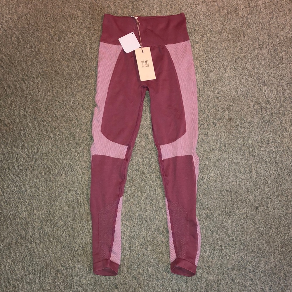 NWT Fabletics leggings